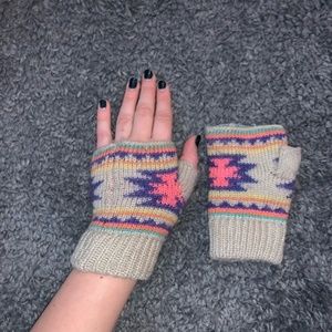 Forever 21 Fingerless Gloves Tribal Print